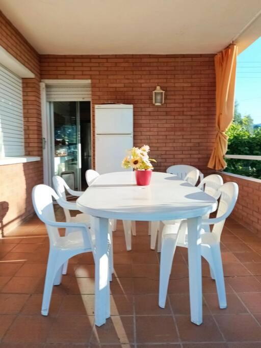 Casa Con Jardin Y Piscina Privada. Villa Santa Eulalia de Ronsana ภายนอก รูปภาพ